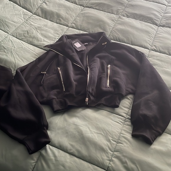 NWT- Fashion Nova Zip Up Jacket and Jogger Pants - Picture 5 of 8